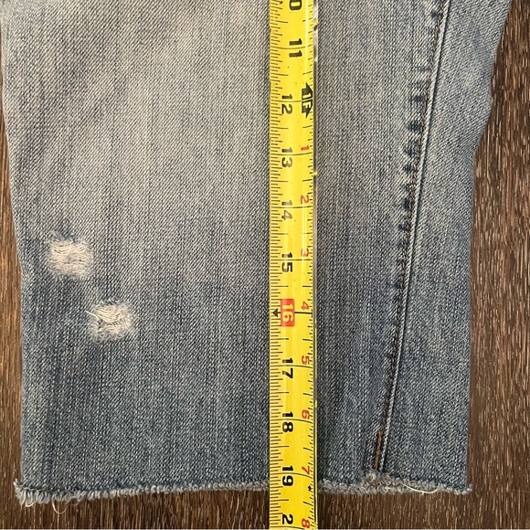 Abercrombie and Fitch Distressed Light Wash Bermuda Shorts Size 2 - Picture 7 of 11